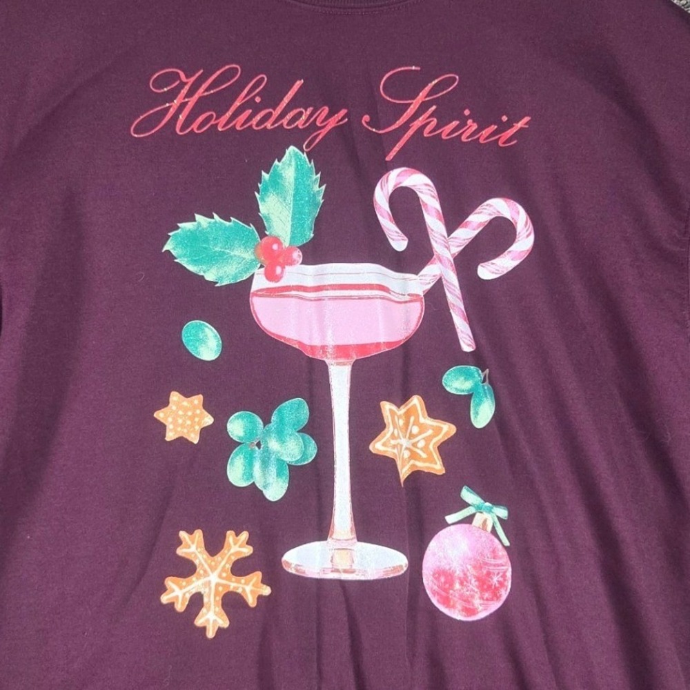 Wound Up Sweatshirt Women L Burgundy Holiday Spirit Christmas Cocktail Graphic